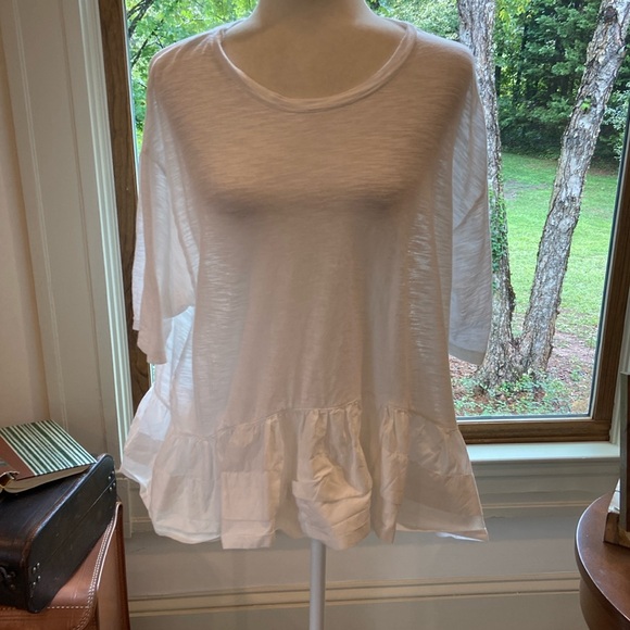 AKEMI + Kin White Ruffle Short
Sleeve Blouse  Medium - Picture 1 of 7